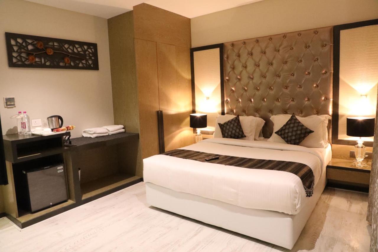The Imperial Grand Hotel Ujjain Eksteriør billede