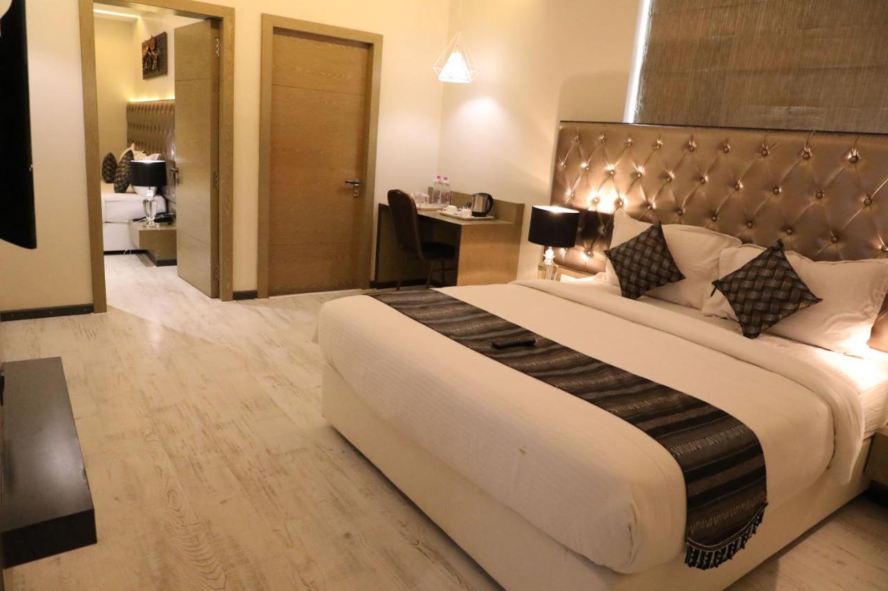 The Imperial Grand Hotel Ujjain Eksteriør billede