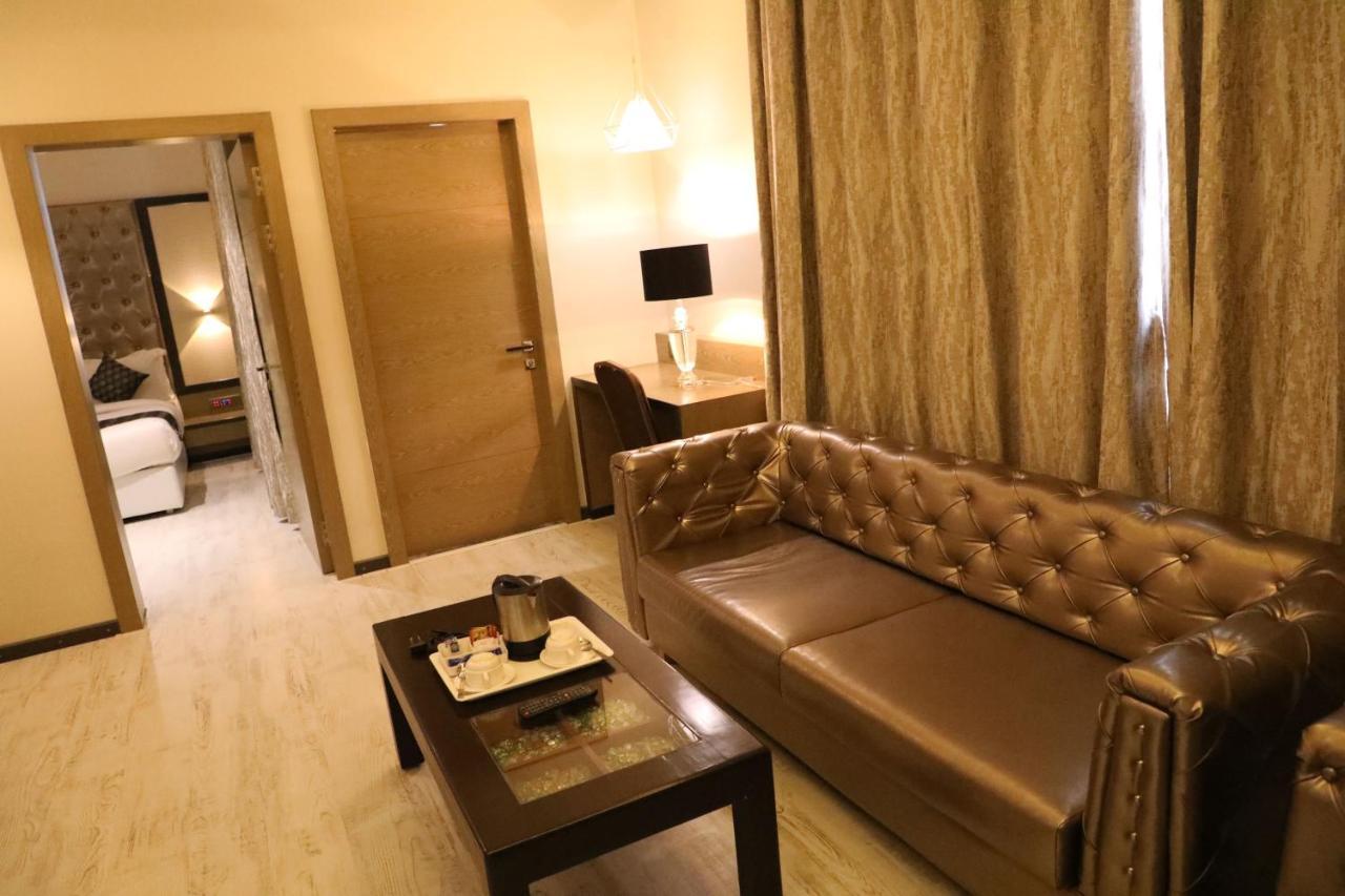 The Imperial Grand Hotel Ujjain Eksteriør billede