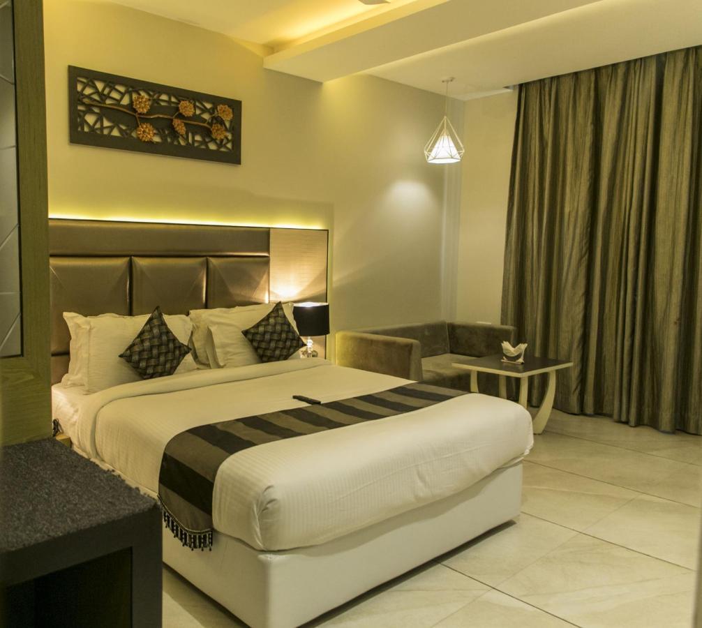 The Imperial Grand Hotel Ujjain Eksteriør billede