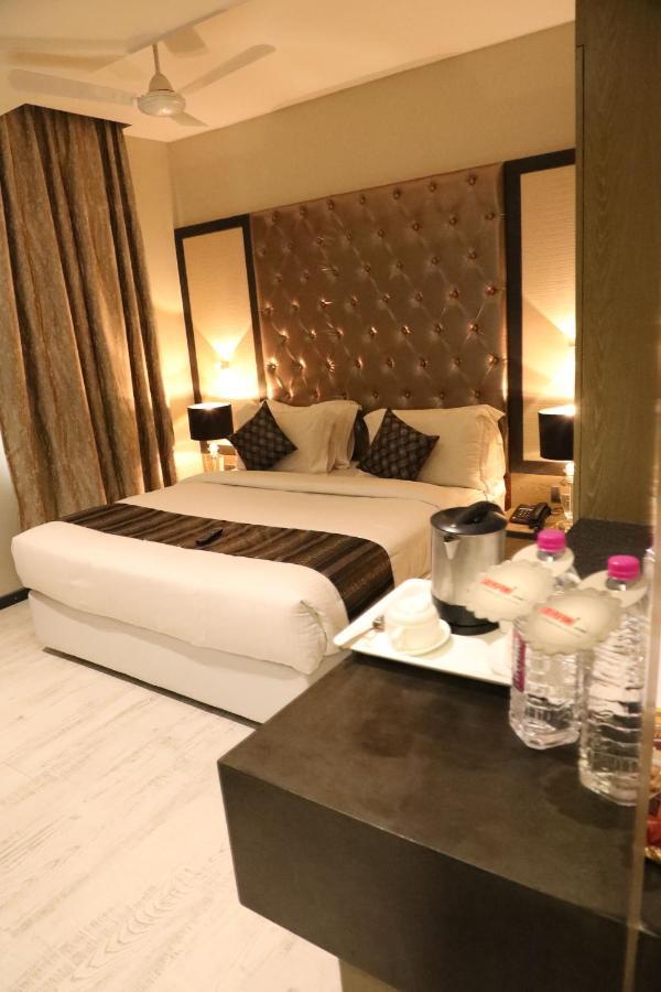 The Imperial Grand Hotel Ujjain Eksteriør billede